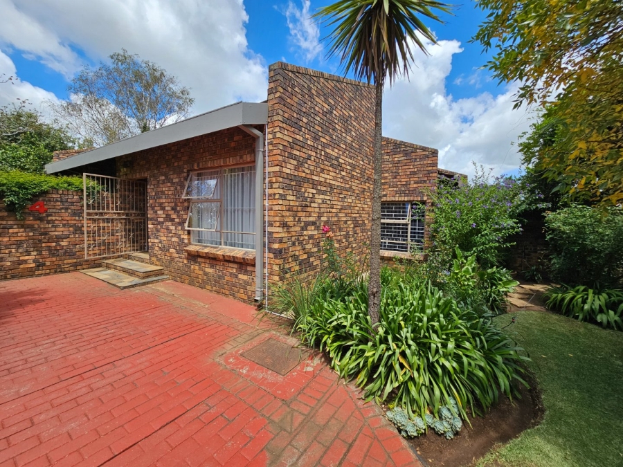 5 Bedroom Property for Sale in Panorama Free State